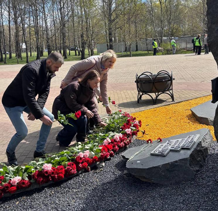 Память сердца: сотрудники РУП «ЦНИИКИВР» почтили память жертв чернобыльской катастрофы