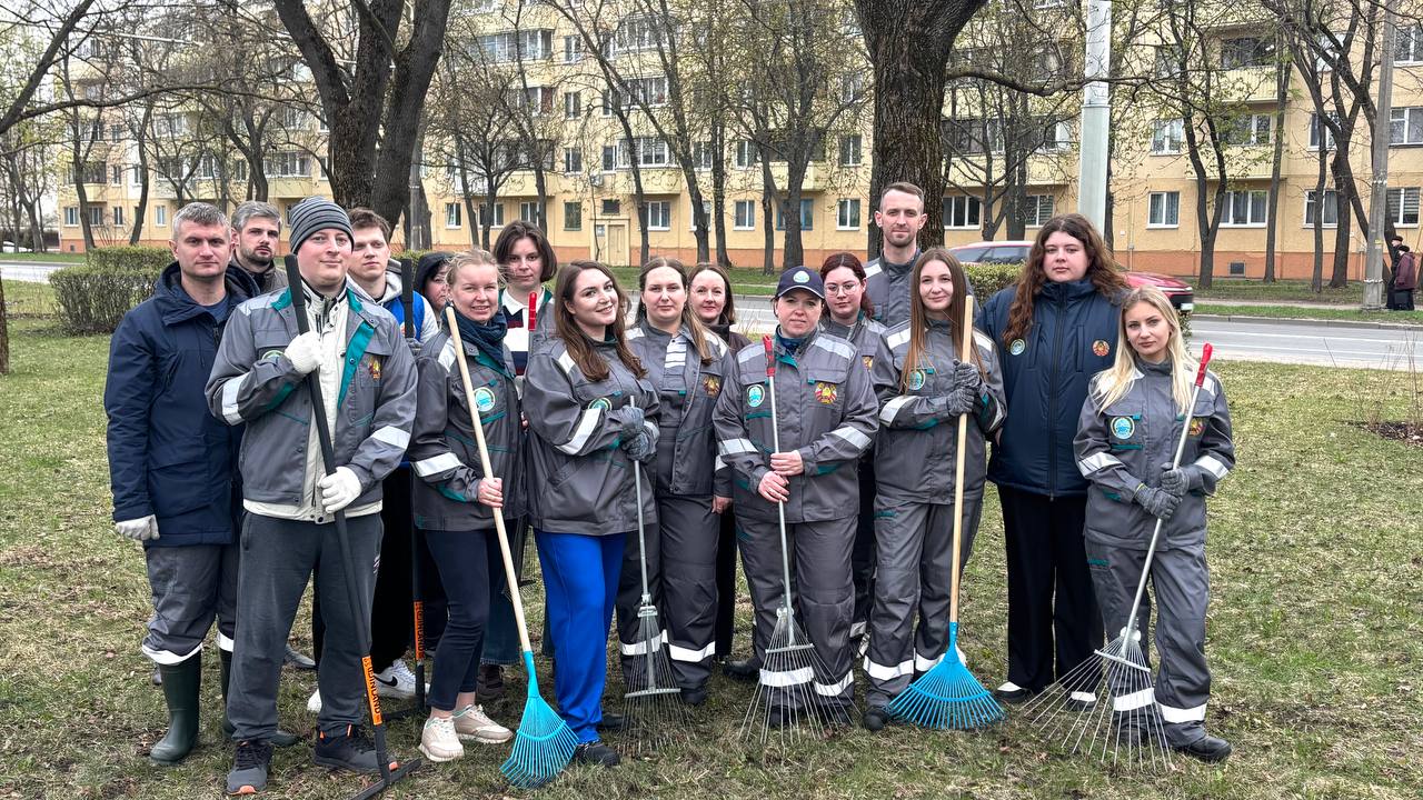 Чистота — дело общее: как прошел республиканский субботник в РУП «ЦНИИКИВР»